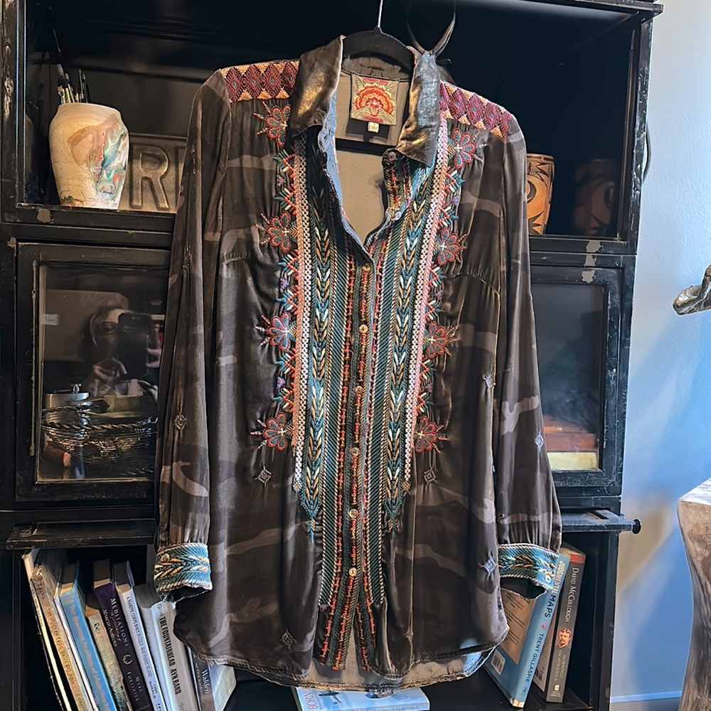 crazy cool JOHNNY WAS top, size small. Camo, velvety, and embroidery… oh my!